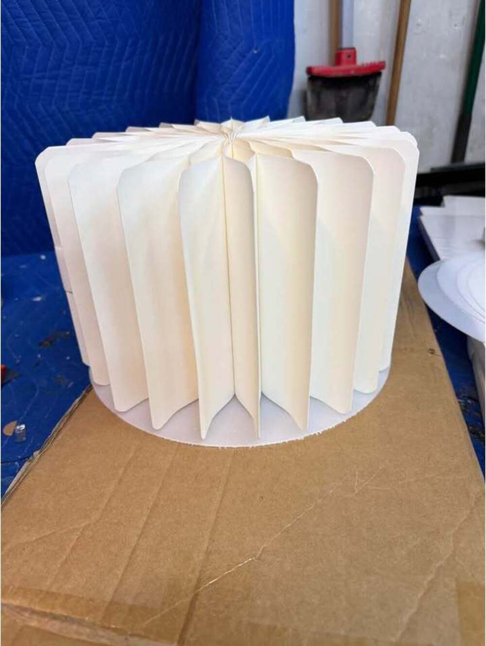 Indoor/Outdoor White Foldable Cardboard Pedestal Cylinder Flower Stand (5-Piece)
